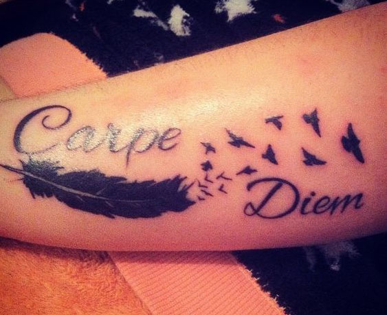A legjobb Carpe Diem tetoválási minták 9