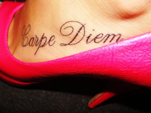 A legjobb Carpe Diem tetoválási minták 10