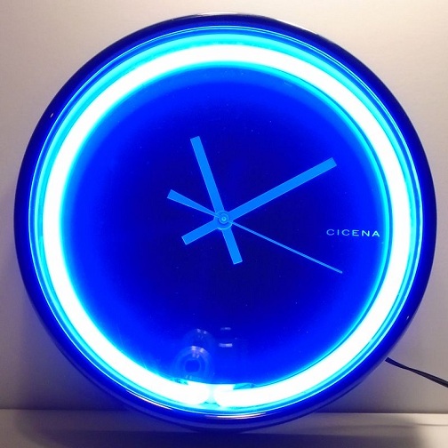 Vintage neon ur