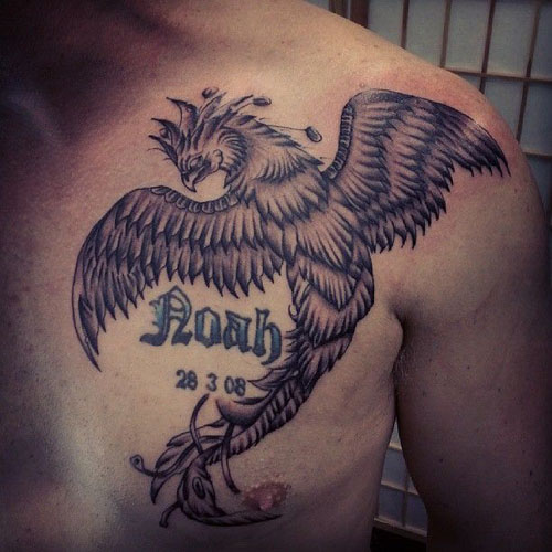 Cool Phoenix Tattoo på brystet