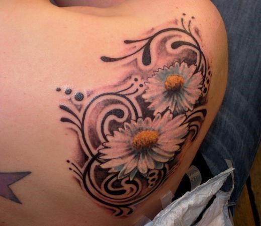 Hvid daisy tatovering i par