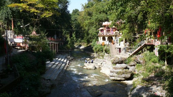 Tapkeshwar templom dehradun híres helyeket