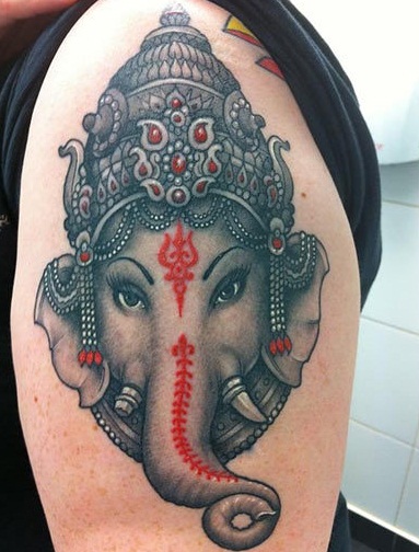 Elefánt törzs Ganesh odaadó tetoválás