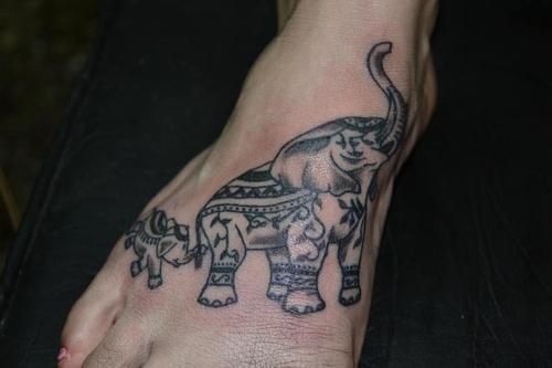 Nagy és kicsi elefánt tetoválás