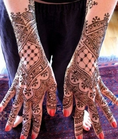 The Leafy Type Engagement Mehendi Designs