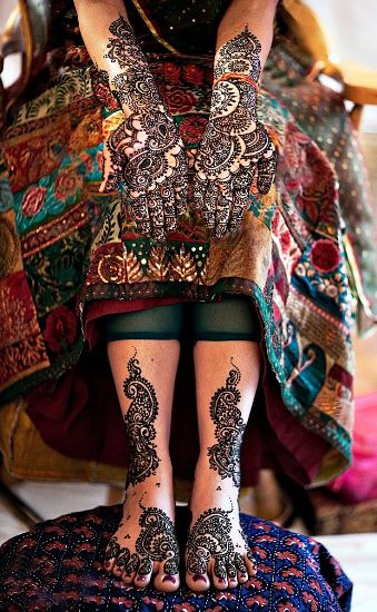 Entangled Mehendi Design for Engagement Ceremony