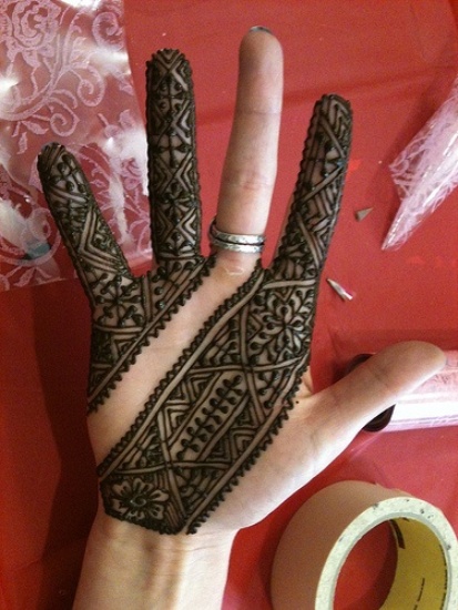 Nyt mønstret Mehndi -design til engagement