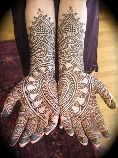 Hjerteform Mehandi -designs til engagement