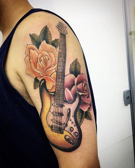 Bedste guitar tatoveringsdesign 2