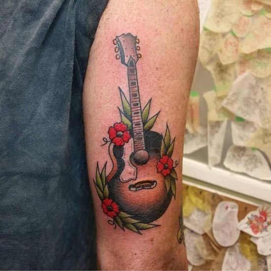 Bedste tatoveringsdesign til guitar 10