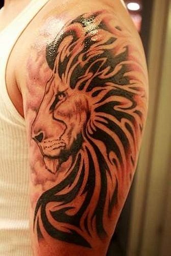 Tribal Lion Tattoo til halværmet