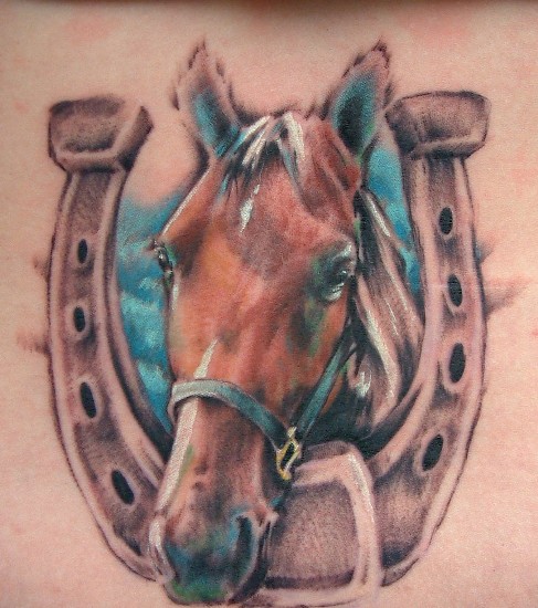 Fantastisk hestesko tatoveringsdesign