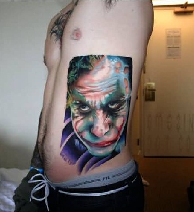 Heath Ledger Joker Tattoo på siden