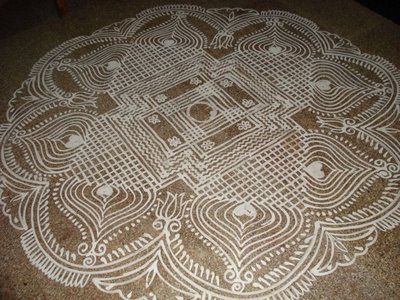 Indviklede Kolangal Rangoli -designs