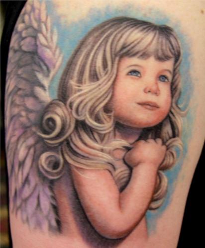 Angyal portré Szerelmes tetoválás a karon