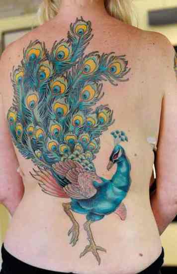 Peacock -tatovering med fuld ryg til kvinder