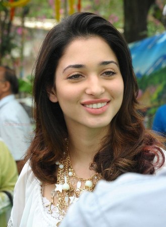 Tamanna Bhatia uden makeup 6
