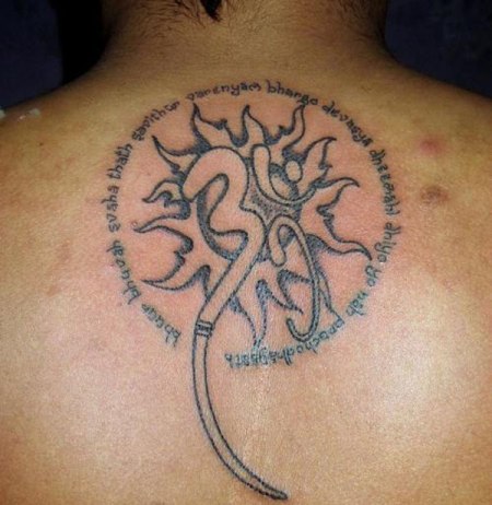 Egyszerű Om szanszkrit tetoválásminták