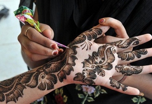 Leafy Thick Shaded Mehandi Design