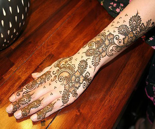 Skraverede mehndi -designs til bryllupper