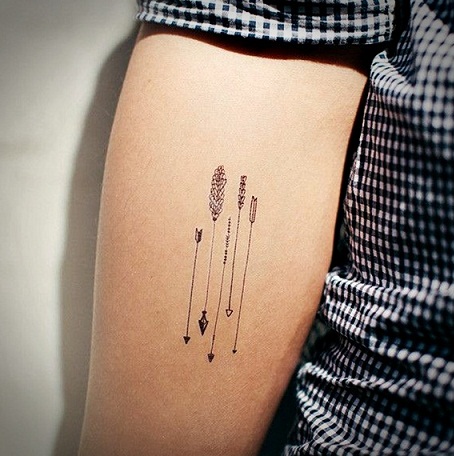 Elegante Bicep Tattoo Designs