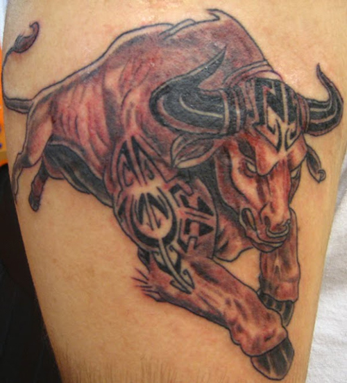 Dühöngő bika tetoválás