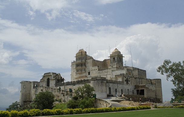 A Monsoon Palace -nak meg kell látogatnia udaipur helyeit