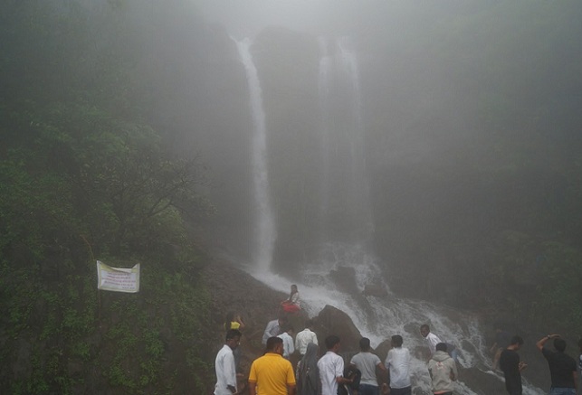 dhobi-vízesések_mahabaleshwar-turista-helyek