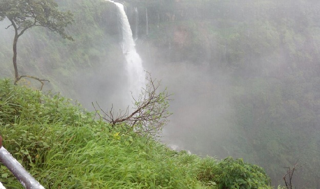 lingmala-falls_mahabaleshwar-turista-helyek