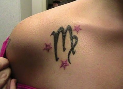 Jomfru stjernetegn tatoveringsdesign på skulderen