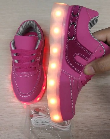 Világító villogó LED gyerekcipő