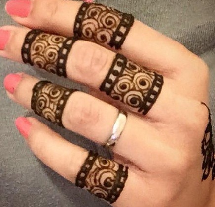 Finger Design fekete Mehndi