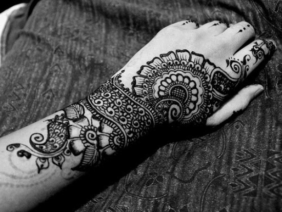 Alkar fekete Mehndi Designs