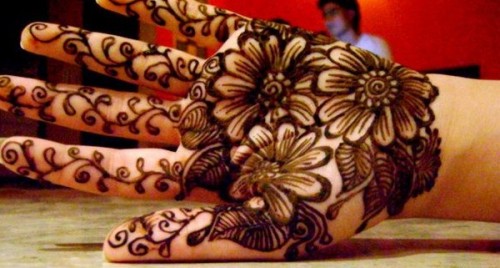 Virágos Mehndi Design gudzsaráti stílusban