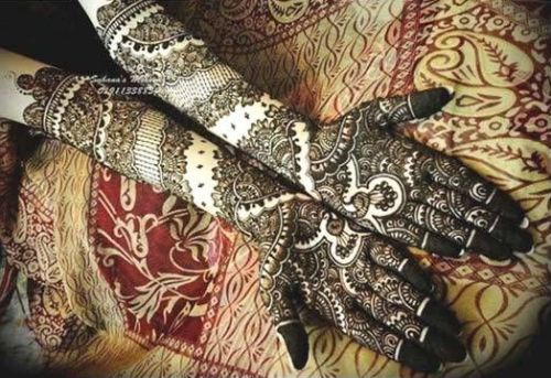 Dyb farve fest mehndi design