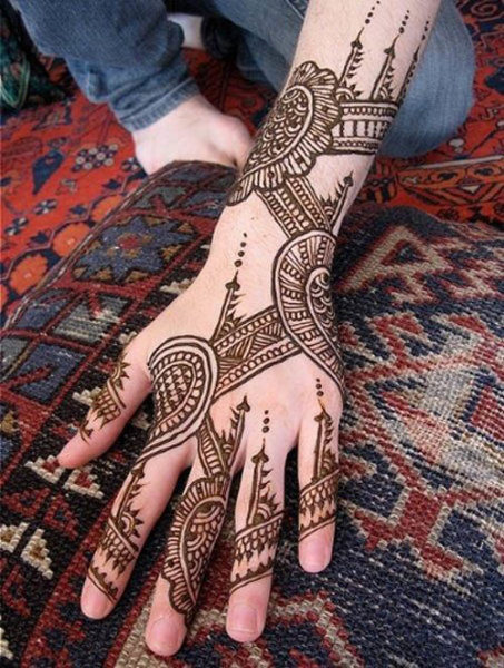 Smart Gujarati Mehendi Design