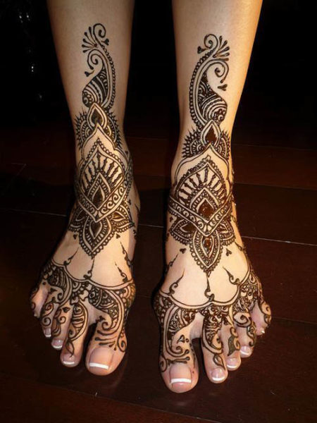 Gujarati Leg Mehndi Designs