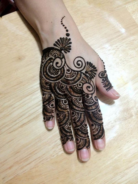 Kunstnerisk Gujarati Mehandi Design