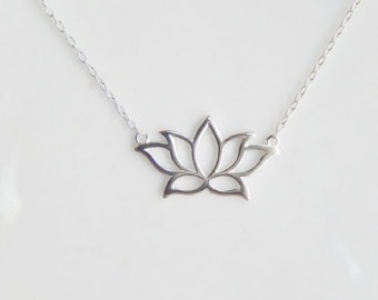 Lánc nyaklánc Lotus Pendent -el