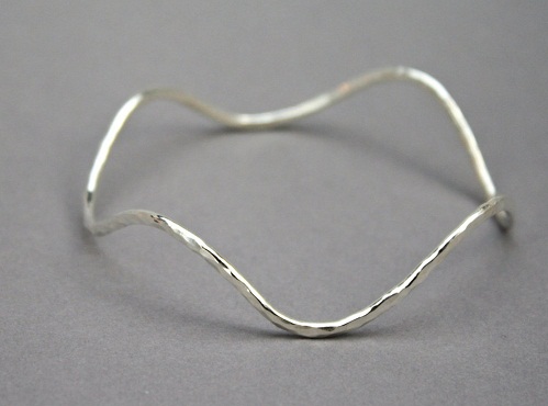 sølv-armbånd-designs-bølget-sølv-armbånd