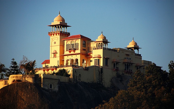 Jaipur House mest populære steder at besøge i Mount Abu