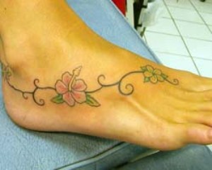 Tetoválás a lábakon