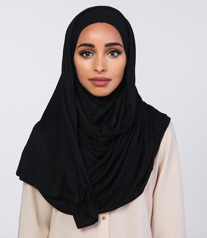 Sort hijab stil
