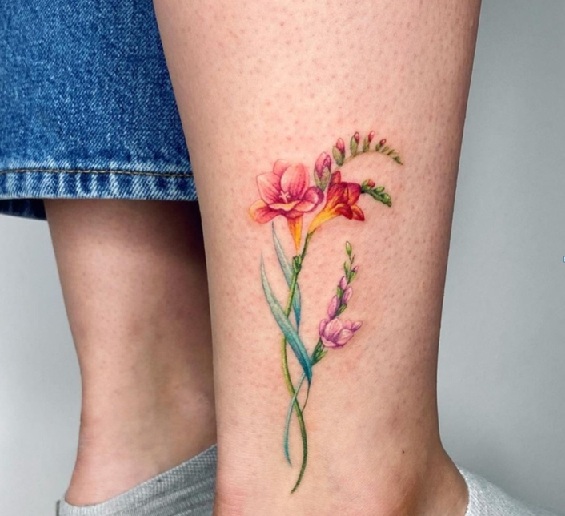 Elegante Freesia Tattoo Ideas