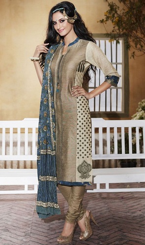 Kész, egyenes vágású Salwar Kameez