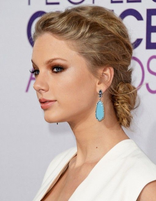 Taylor Swift Bohemian Bun