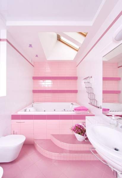 Rózsaszín fürdőszoba lakosztály