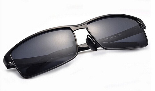 Fekete polarizált napszemüveg