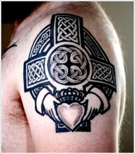 Szív Tetoválás Kereszttel