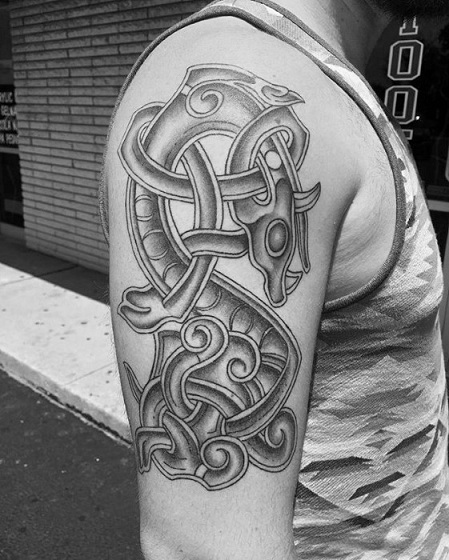 Kelta sárkány tetoválás tervezés